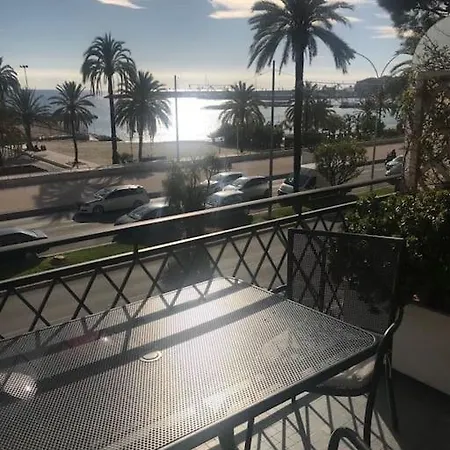 Grande E Comodo, Terrazzo Vista Mare アパート マントン
