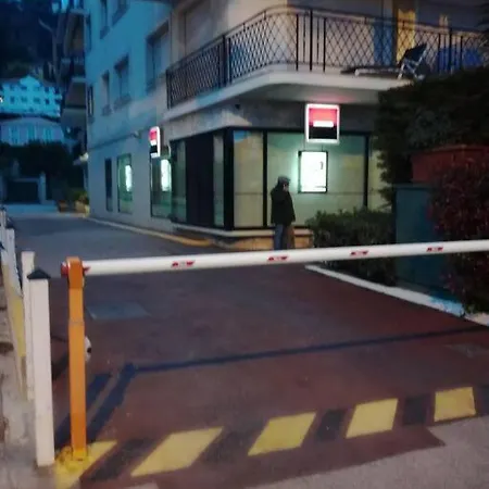 Grande E Comodo, Terrazzo Vista Mare * マントン